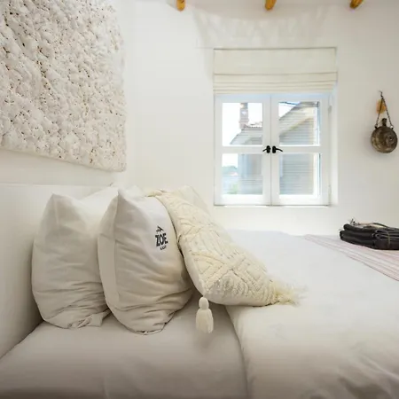 Zoe Hotel *
