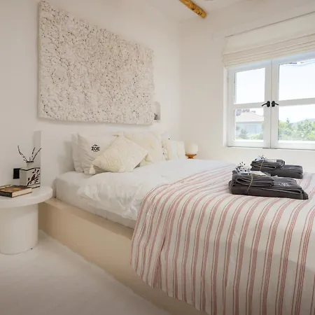 Zoe Hotel *