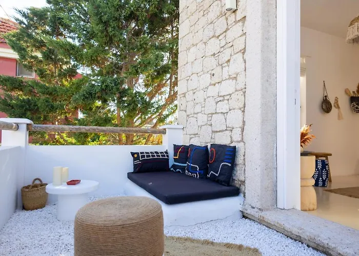 Zoe Ξενοδοχείο *