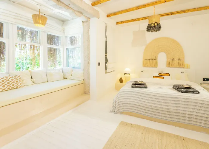 Zoe Ξενοδοχείο *